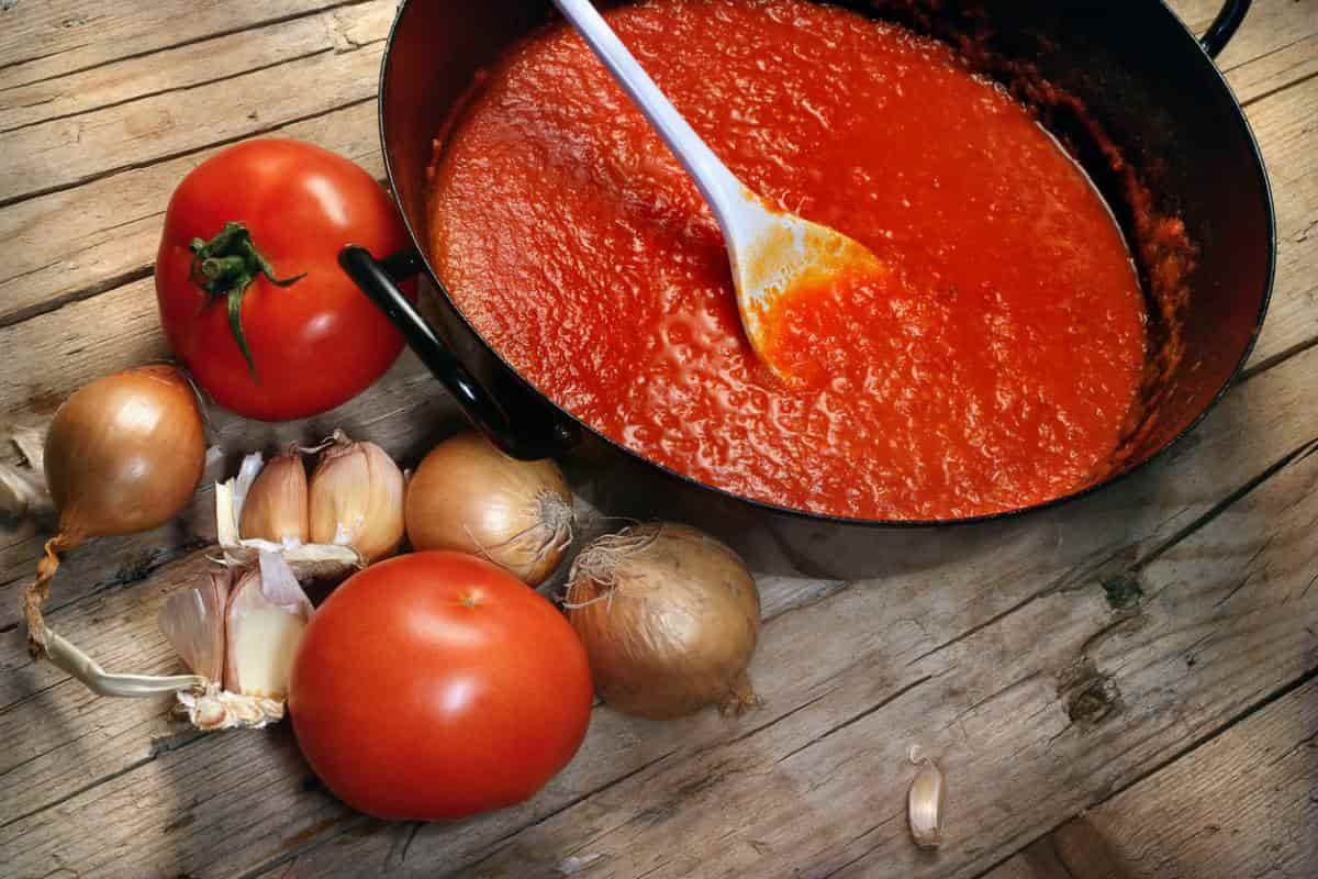 glass tomato paste